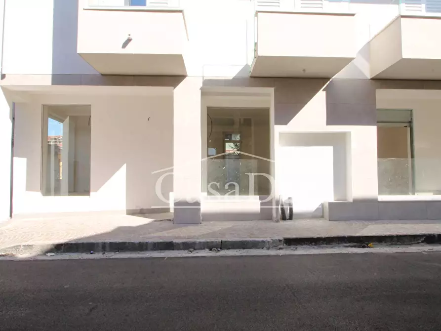 Immagine 4 di Negozio in vendita  in Via Guglielmo Marconi a Cancello Ed Arnone