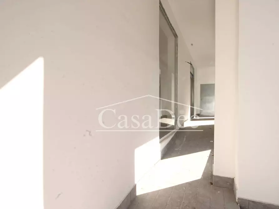 Immagine 8 di Negozio in vendita  in Via Guglielmo Marconi a Cancello Ed Arnone