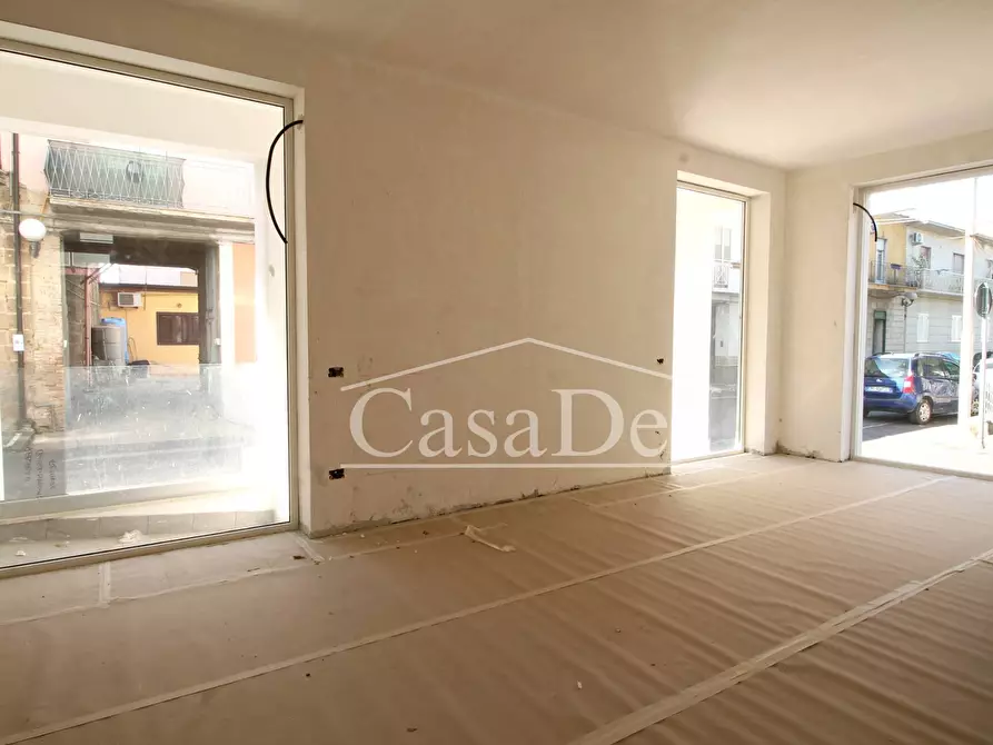 Immagine 14 di Negozio in vendita  in Via Guglielmo Marconi a Cancello Ed Arnone