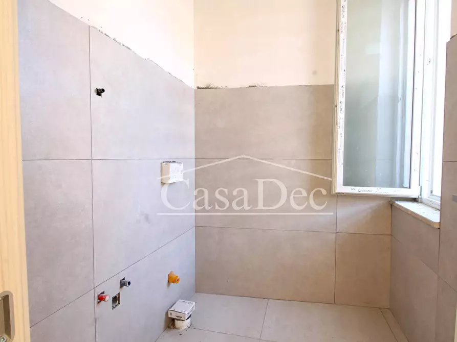 Immagine 19 di Negozio in vendita  in Via Guglielmo Marconi a Cancello Ed Arnone