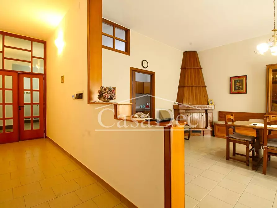 Immagine 8 di Villa in vendita  in Via Boccaccio a Casapesenna