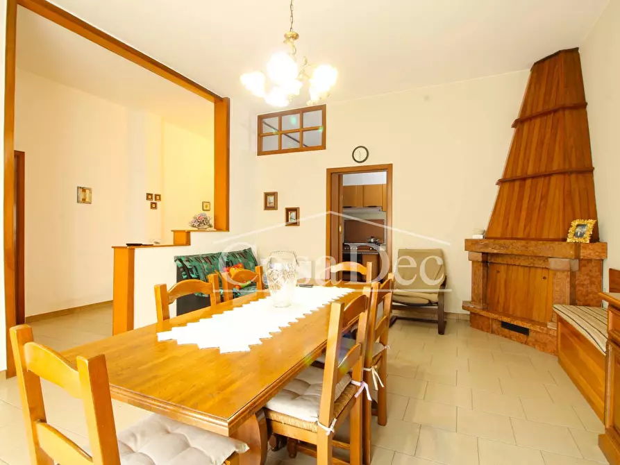 Immagine 11 di Villa in vendita  in Via Boccaccio a Casapesenna