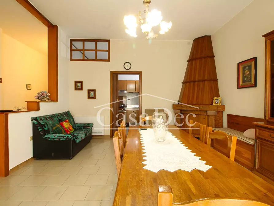 Immagine 12 di Villa in vendita  in Via Boccaccio a Casapesenna