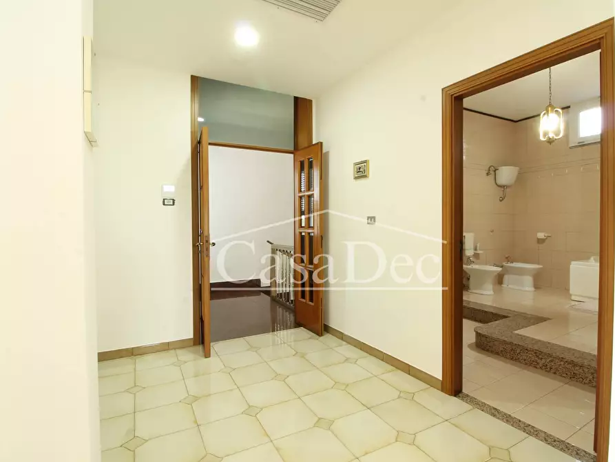 Immagine 23 di Villa in vendita  in Via Boccaccio a Casapesenna