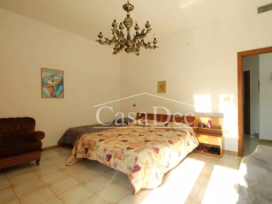 Immagine 27 di Villa in vendita  in Via Boccaccio a Casapesenna