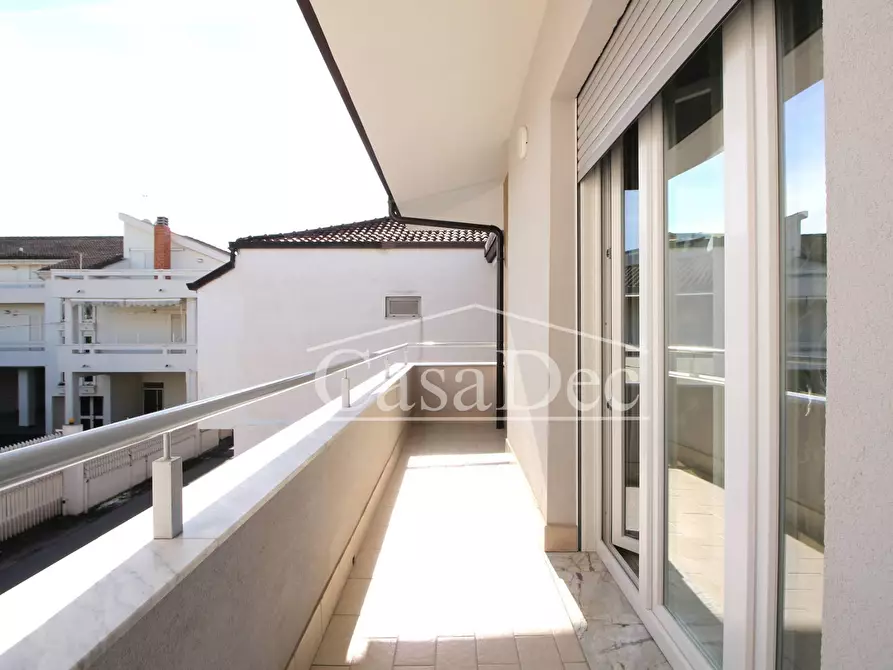 Immagine 37 di Villa in vendita  in Via Boccaccio a Casapesenna