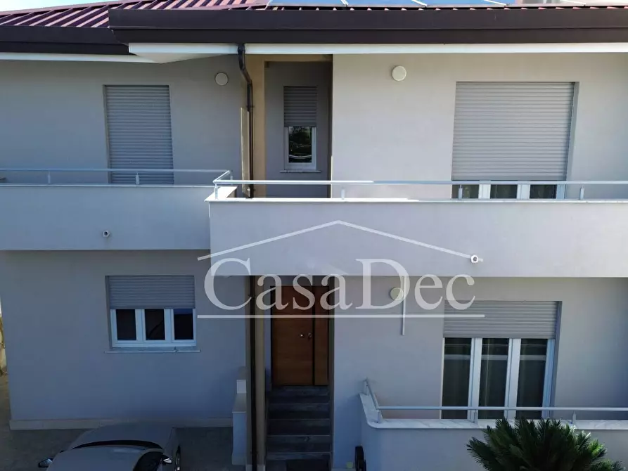 Immagine 3 di Villa in vendita  in Via Boccaccio a Casapesenna