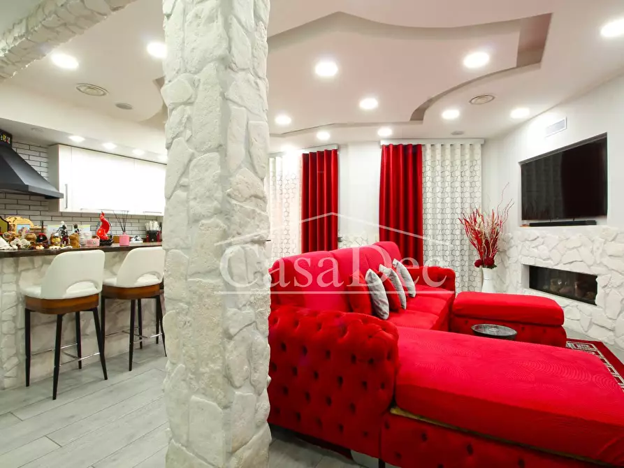 Immagine 1 di Appartamento in vendita  in Via Monte San Gabriele a Napoli