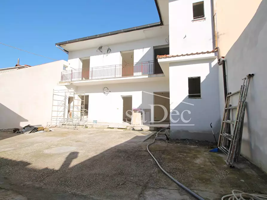 Immagine 2 di Villa in vendita  in Via Sorrento 1 a Trentola Ducenta