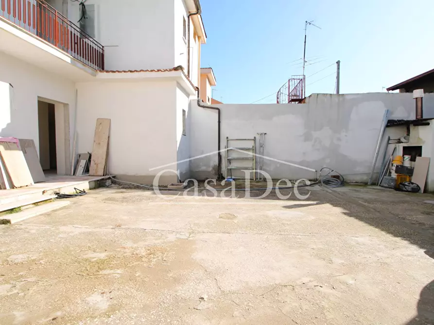 Immagine 7 di Villa in vendita  in Via Sorrento 1 a Trentola Ducenta