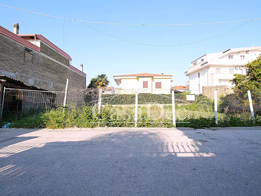 Immagine 3 di Terreno residenziale in vendita  in Via Giovanni XXIII a Frignano