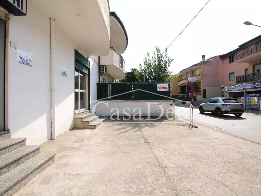 Immagine 11 di Negozio in vendita  in Via Nunziale San Antonio a Trentola Ducenta
