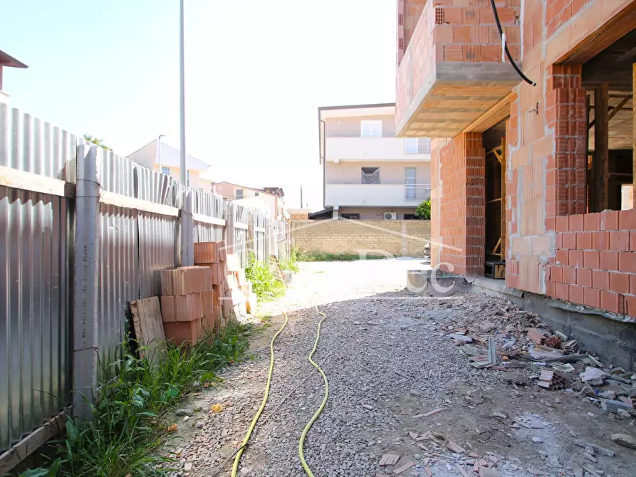 Immagine 9 di Villa in vendita  a Cancello Ed Arnone