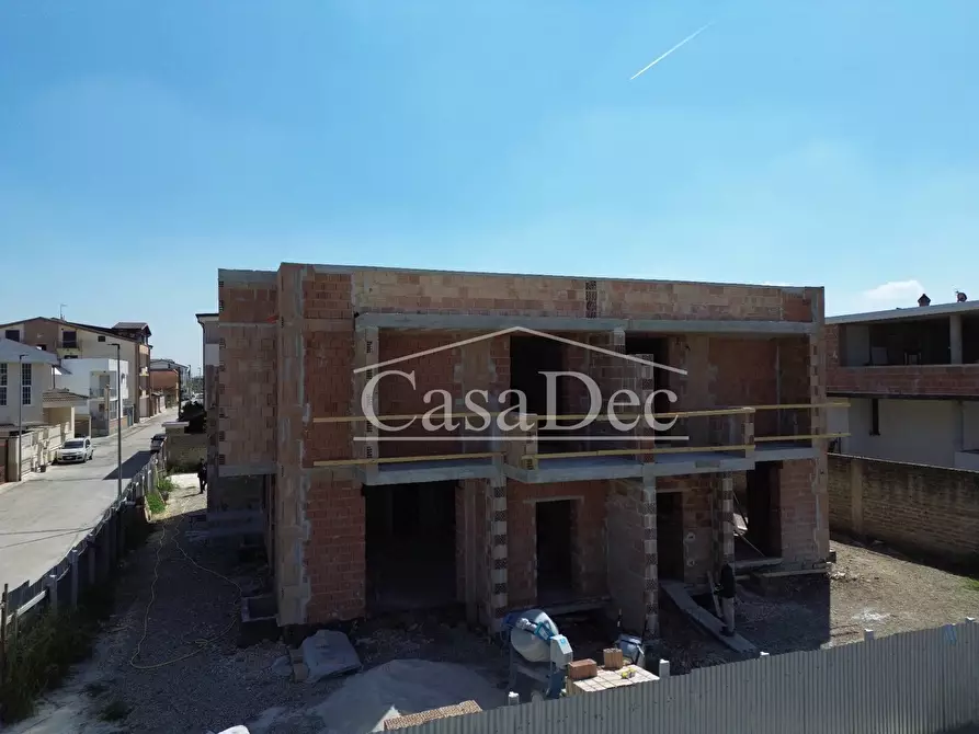 Immagine 2 di Villa in vendita  a Cancello Ed Arnone