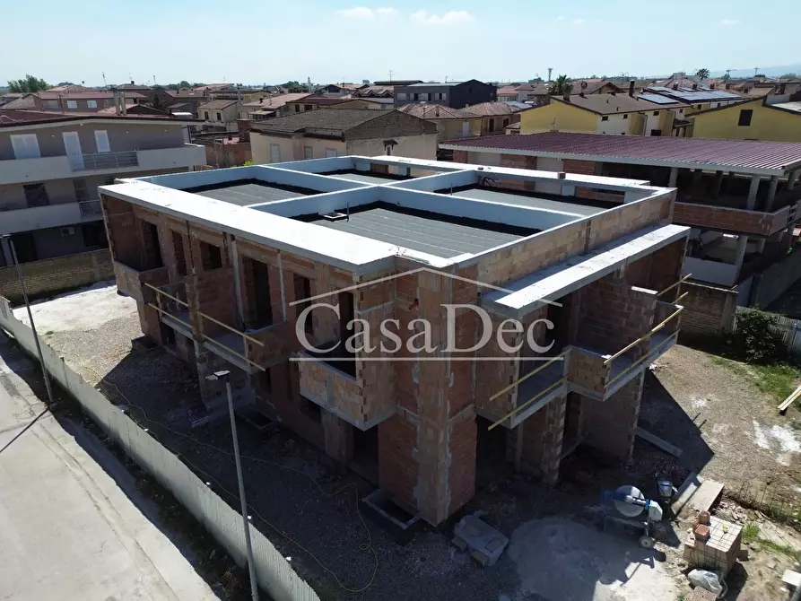 Immagine 1 di Villa in vendita  a Cancello Ed Arnone