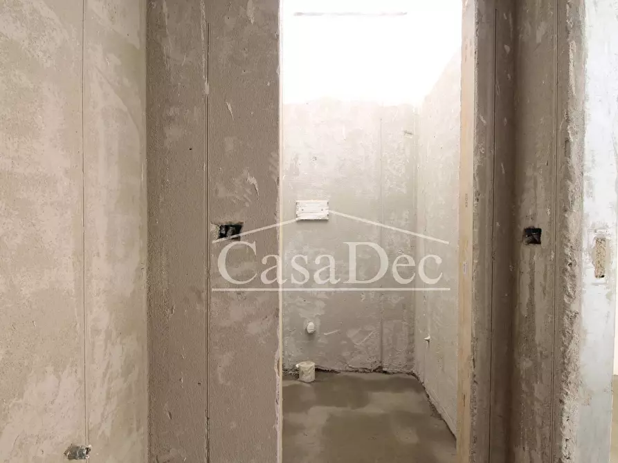 Immagine 13 di Negozio in affitto  in via verdi a Giugliano In Campania
