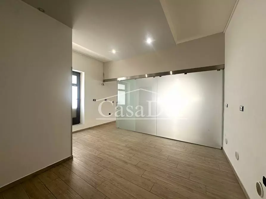 Immagine 14 di Negozio in affitto  in Via Martino 21 a Trentola Ducenta