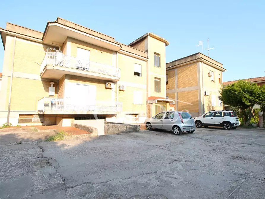 Immagine 6 di Box auto in vendita  in Corso Vittorio Emanuele 20 a Frignano