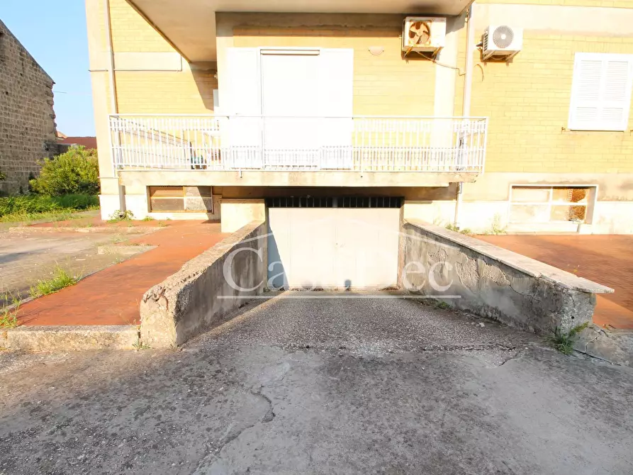 Immagine 7 di Box auto in vendita  in Corso Vittorio Emanuele 20 a Frignano