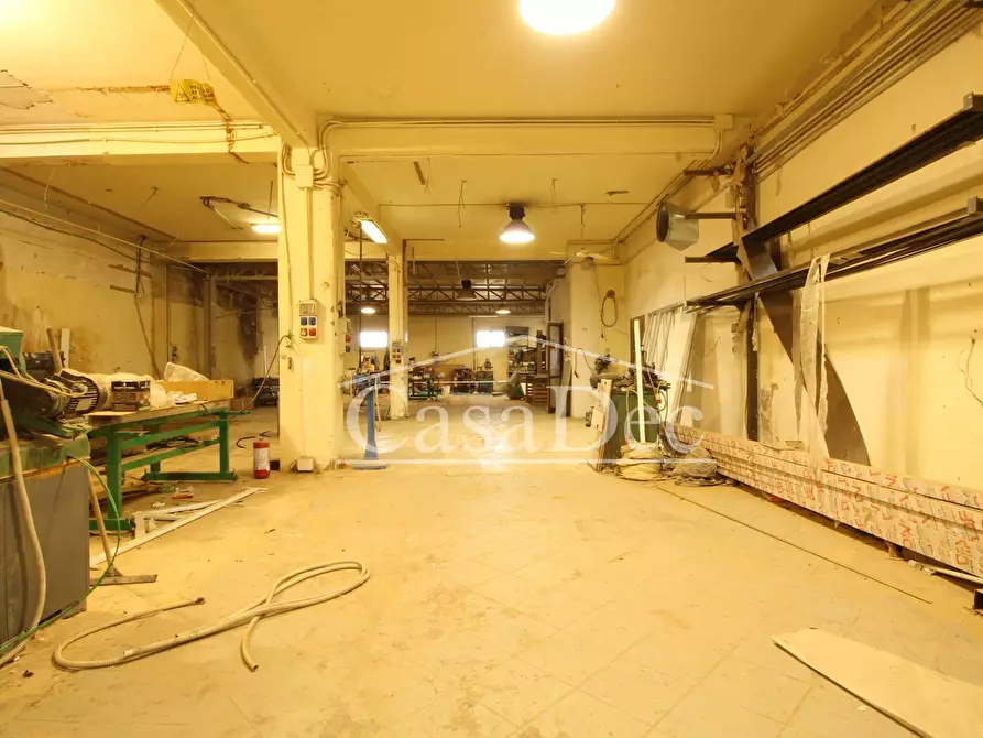 Immagine 5 di Attività commerciale in affitto  in via arco sant'antonio 300 a Giugliano In Campania
