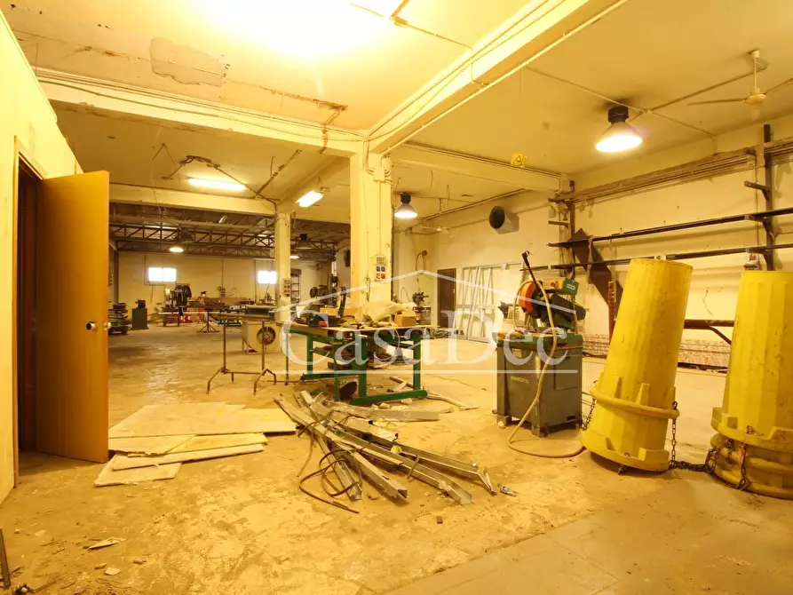 Immagine 7 di Attività commerciale in affitto  in via arco sant'antonio 300 a Giugliano In Campania
