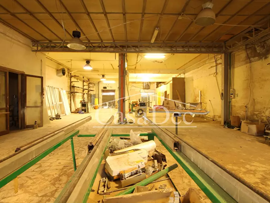 Immagine 11 di Attività commerciale in affitto  in via arco sant'antonio 300 a Giugliano In Campania