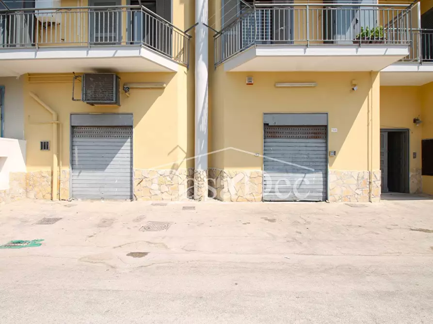 Immagine 1 di Attività commerciale in affitto  in via arco sant'antonio 300 a Giugliano In Campania