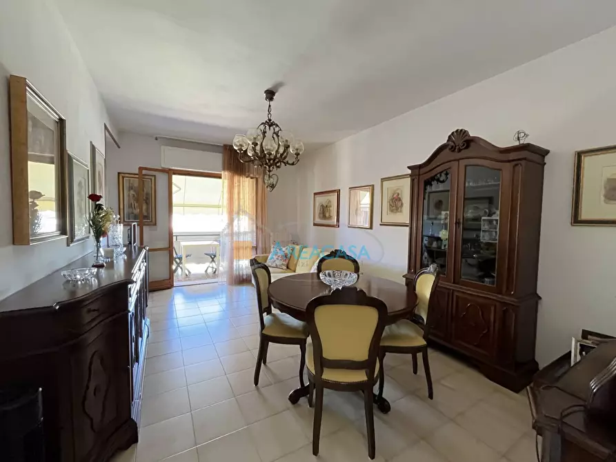 Immagine 1 di Appartamento in vendita  11 a Folignano