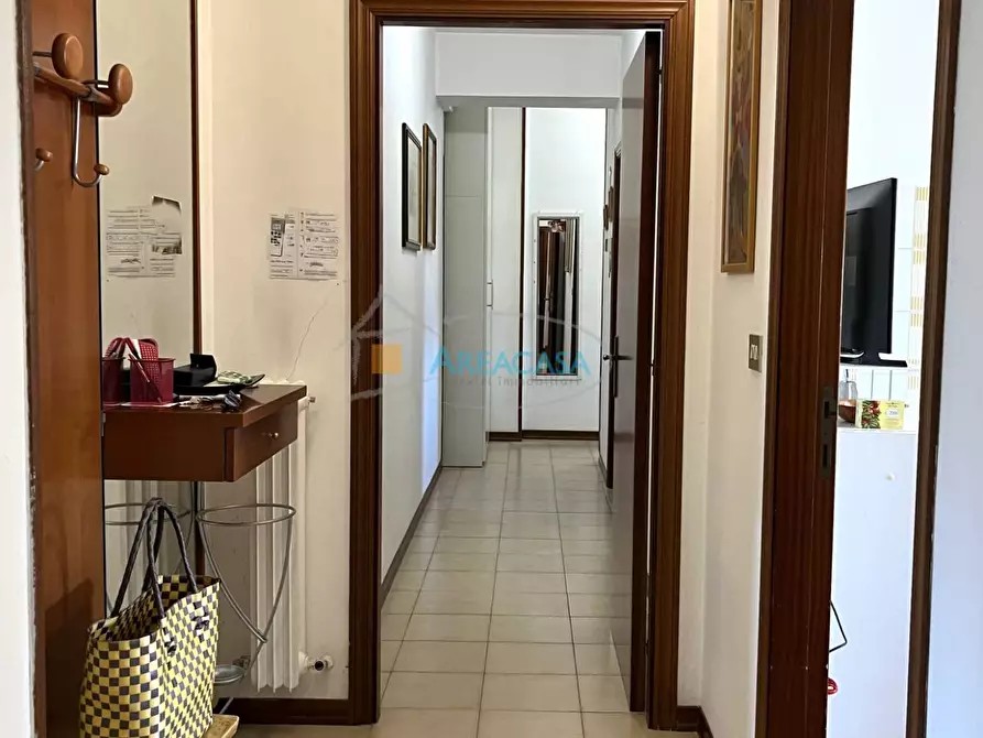 Immagine 12 di Appartamento in vendita  11 a Folignano