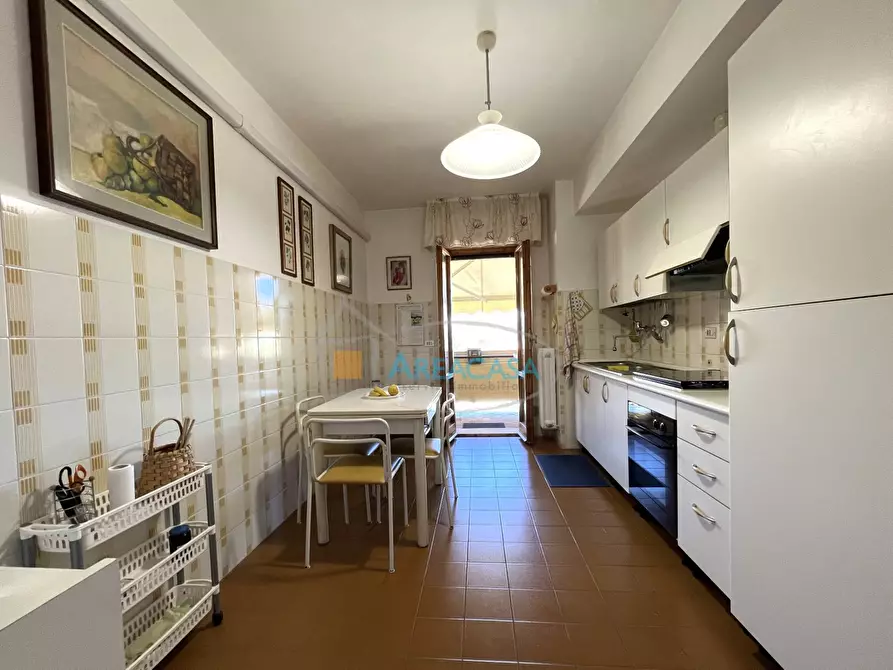 Immagine 14 di Appartamento in vendita  11 a Folignano