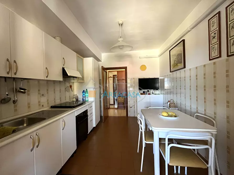 Immagine 18 di Appartamento in vendita  11 a Folignano