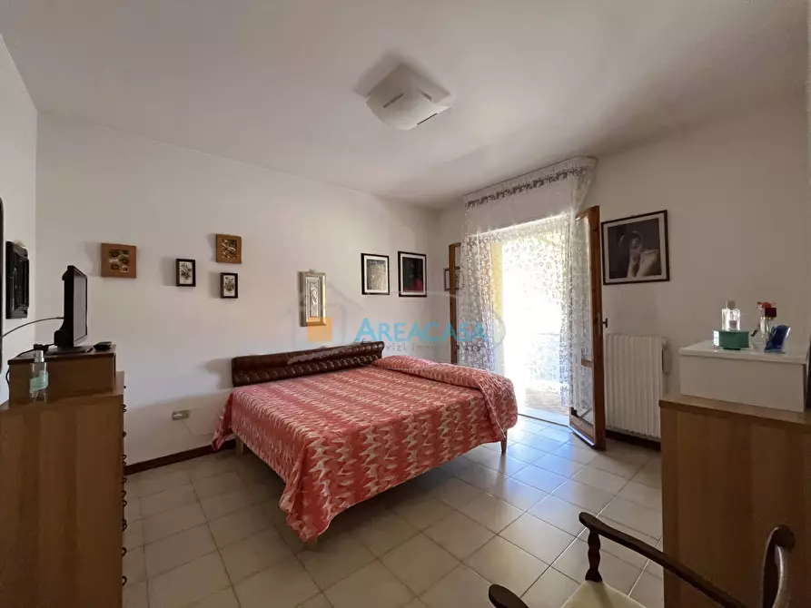 Immagine 29 di Appartamento in vendita  11 a Folignano