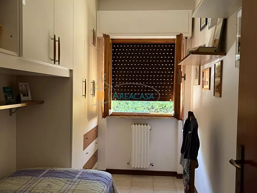 Immagine 35 di Appartamento in vendita  11 a Folignano