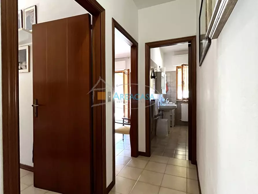 Immagine 37 di Appartamento in vendita  11 a Folignano