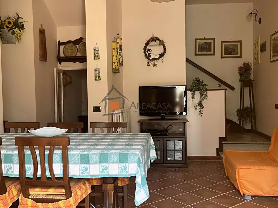 Immagine 2 di Casa indipendente in vendita  28 a Rotella