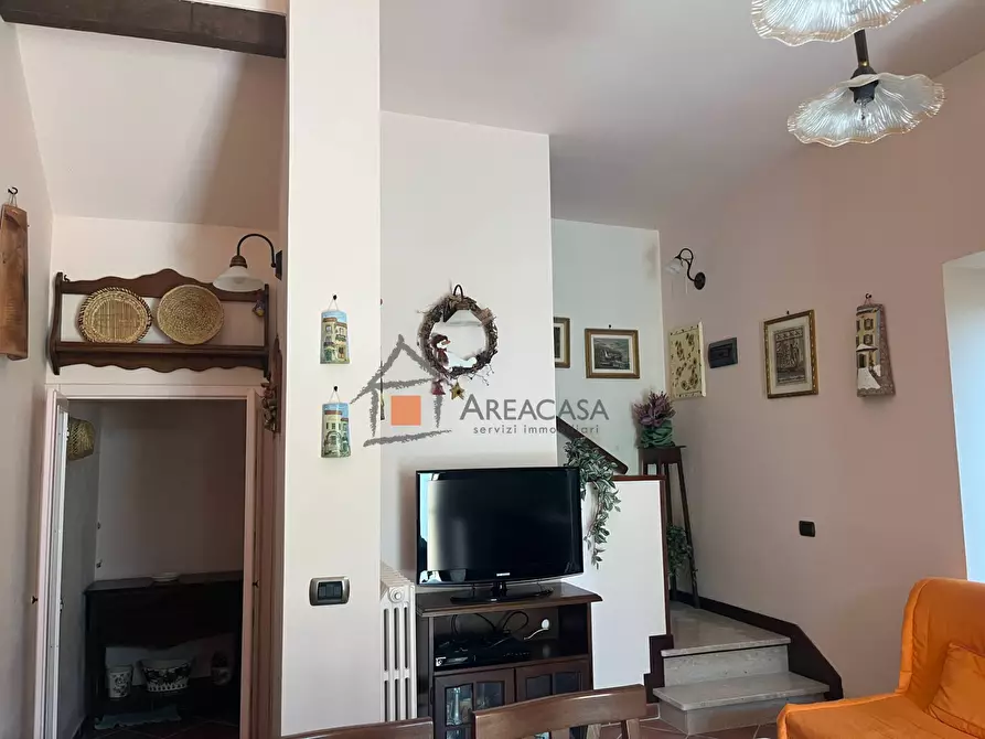 Immagine 11 di Casa indipendente in vendita  28 a Rotella