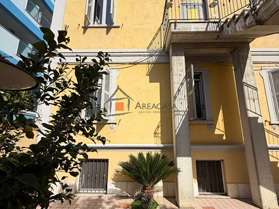 Immagine 29 di Villa in vendita  7 a Grottammare