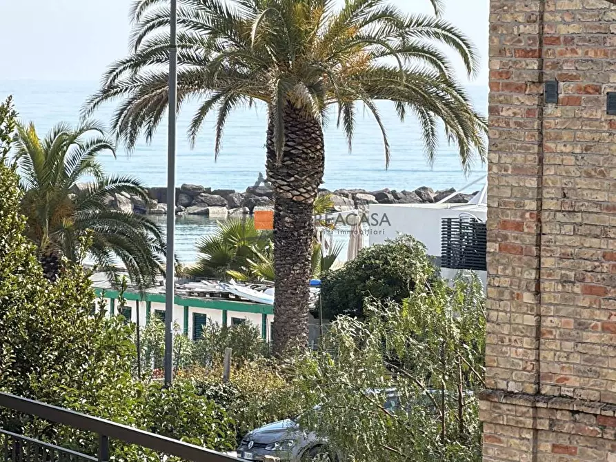 Immagine 53 di Villa in vendita  7 a Grottammare