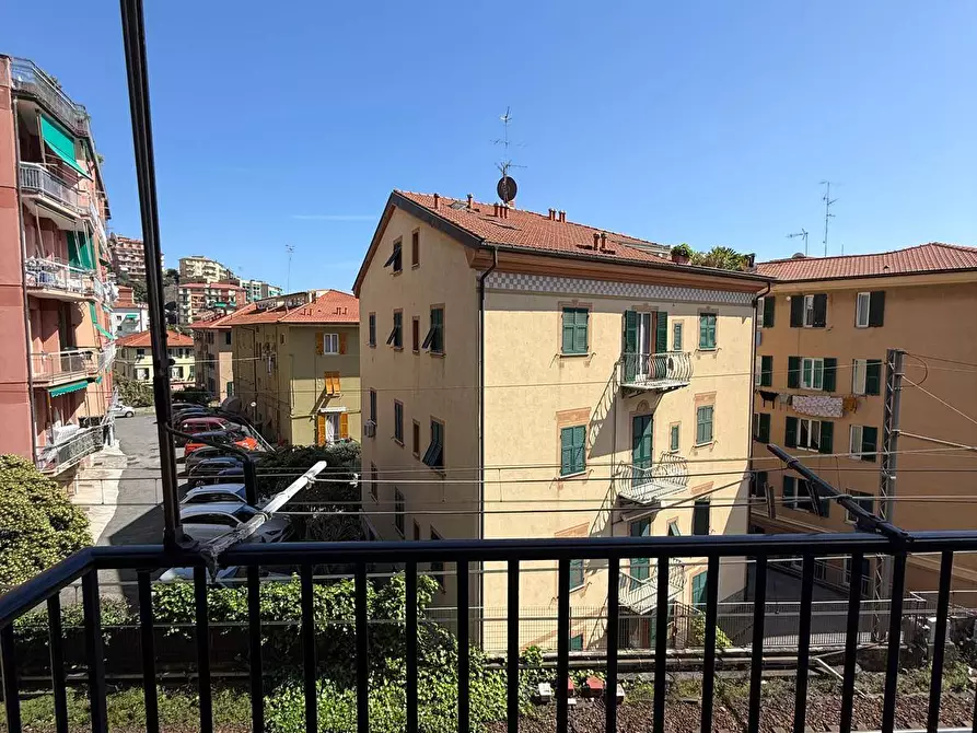 Immagine 5 di Appartamento in vendita  in Via Pizzorno a Varazze