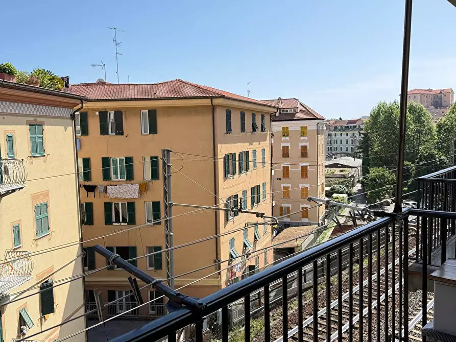 Immagine 22 di Appartamento in vendita  in Via Pizzorno a Varazze