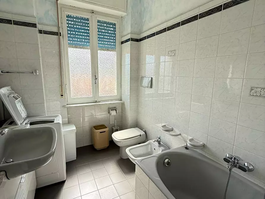 Immagine 16 di Appartamento in vendita  in Via Pizzorno a Varazze