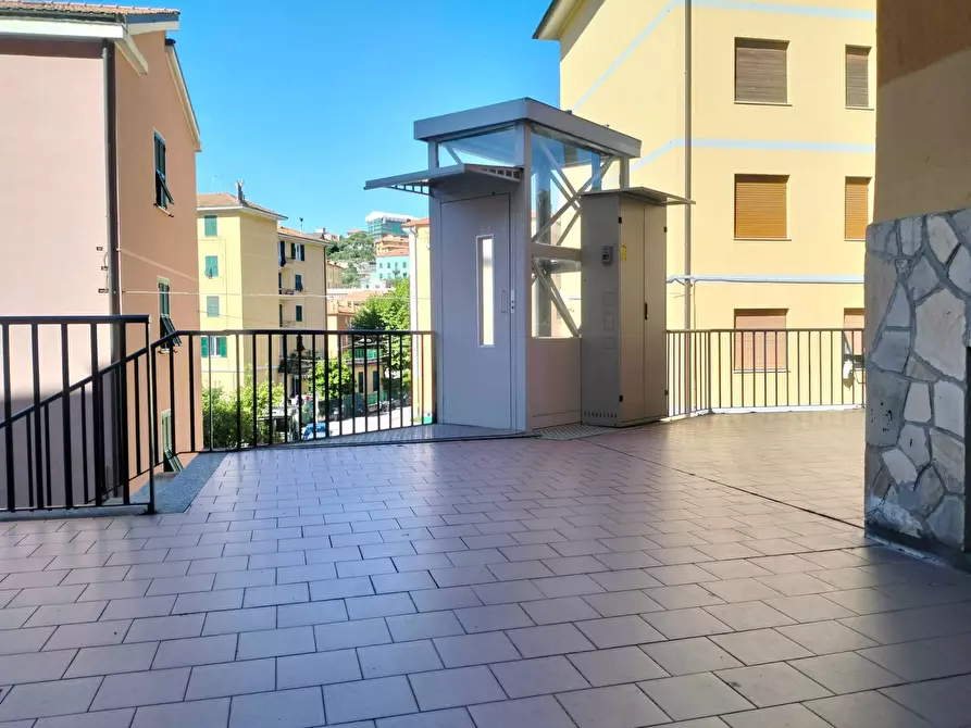 Immagine 25 di Appartamento in vendita  in Via Pizzorno a Varazze