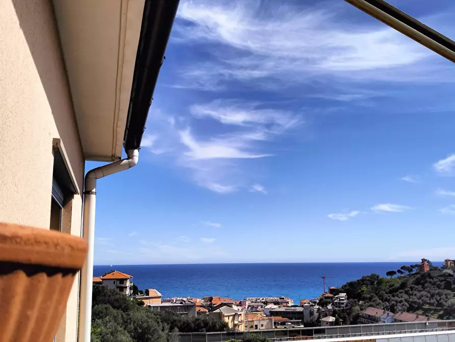 Immagine 1 di Appartamento in vendita  in Via I maggio a Celle Ligure