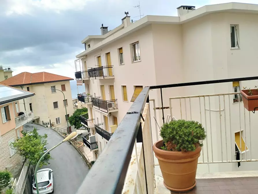 Immagine 25 di Appartamento in vendita  in Via Villagrande a Varazze