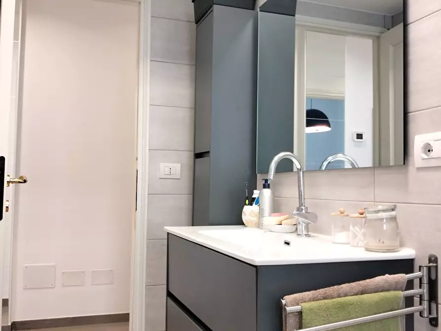 Immagine 14 di Appartamento in vendita  in Via Villagrande a Varazze