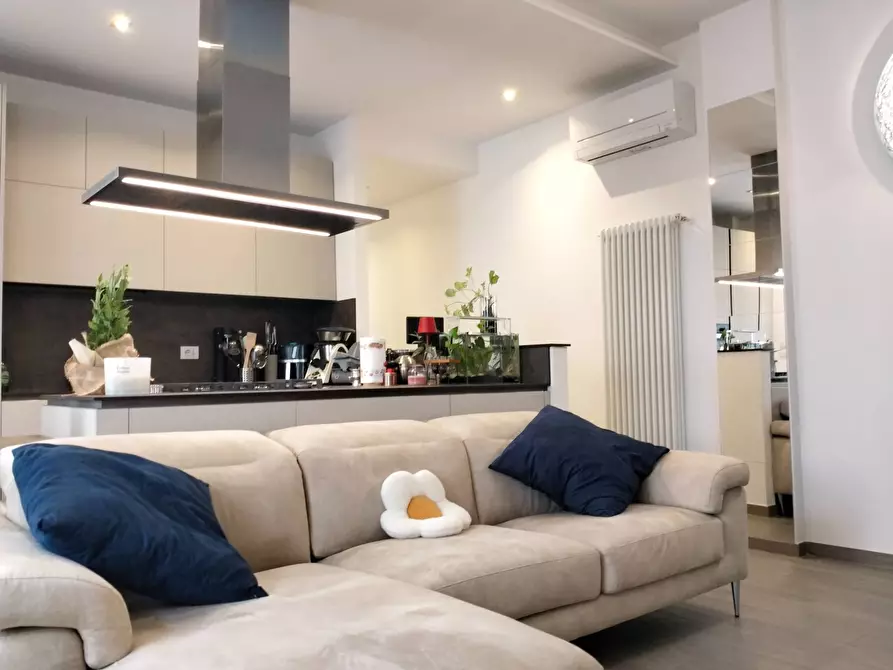 Immagine 8 di Appartamento in vendita  in Via Villagrande a Varazze