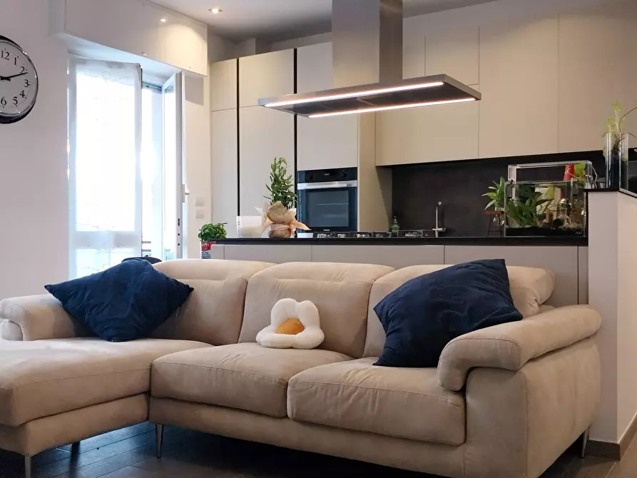 Immagine 3 di Appartamento in vendita  in Via Villagrande a Varazze