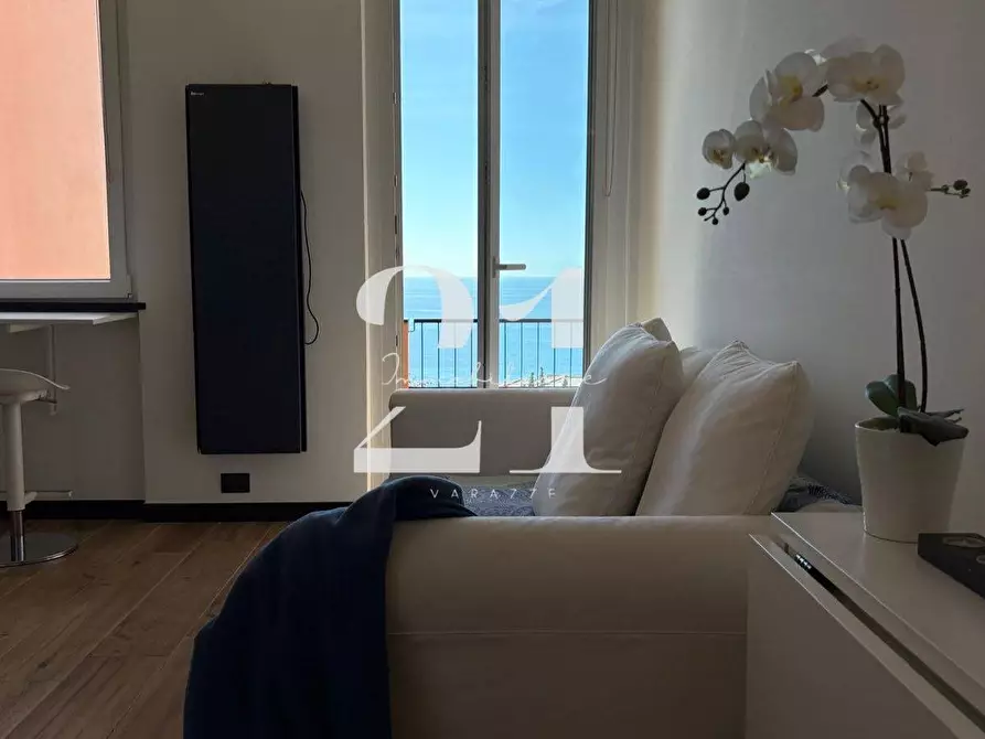 Immagine 5 di Appartamento in vendita  in Via Agave a Varazze
