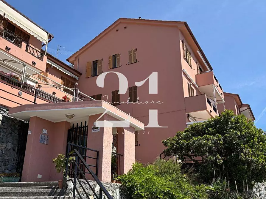 Immagine 15 di Appartamento in vendita  in Via Agave a Varazze