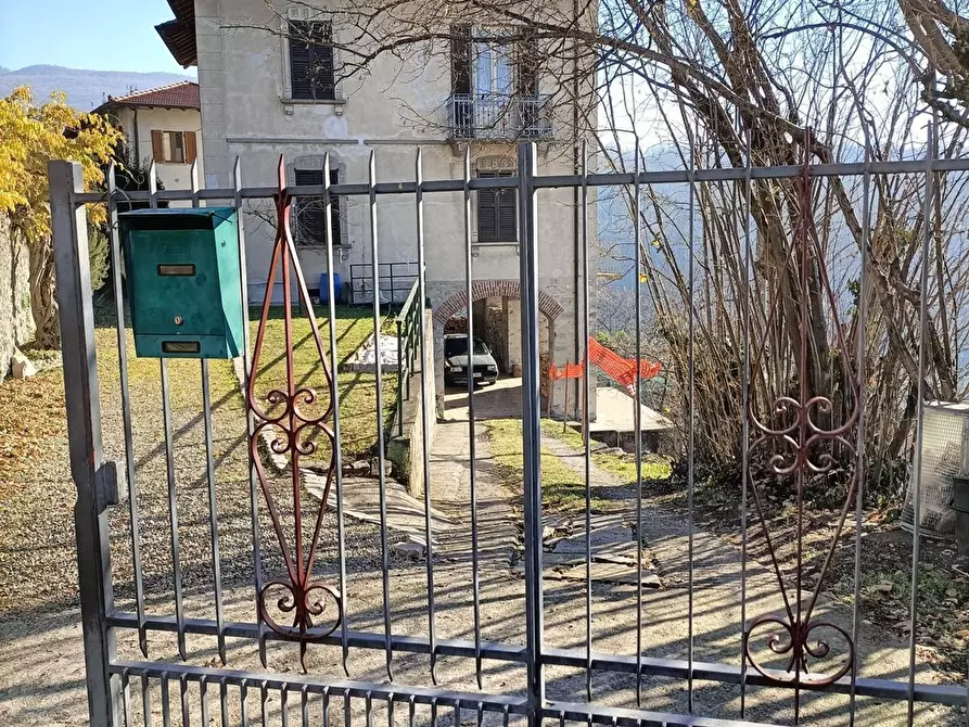 Immagine 1 di Casa indipendente in vendita  in Trieste 40 a Gemonio